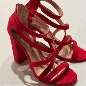 Beautiful red shoes 👠